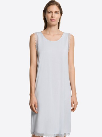 Hanro Nachthemd ' Inaya ' in Blau: Vorderseite