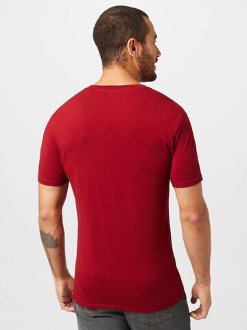 GUESS Μπλουζάκι σε κόκκινο