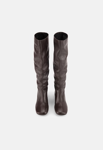 VAGABOND SHOEMAKERS - Bota 'LIVIA' em castanho