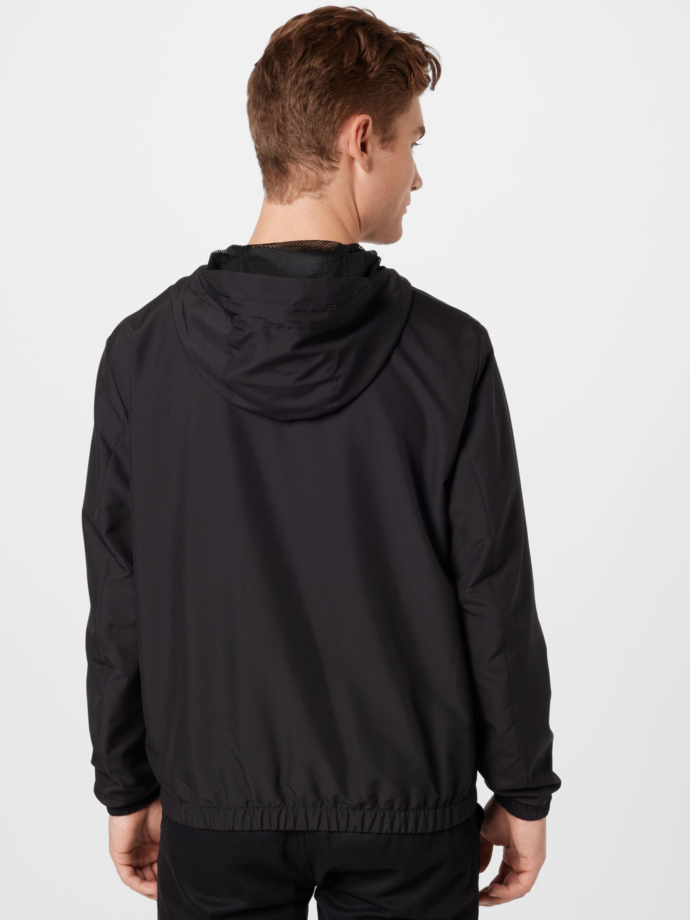 nike windrunner winterized qs