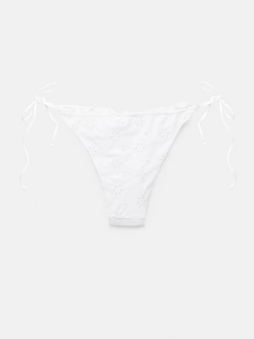 Slip bikini di Pull&Bear in bianco
