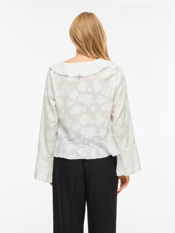 VILA - Blusa en blanco