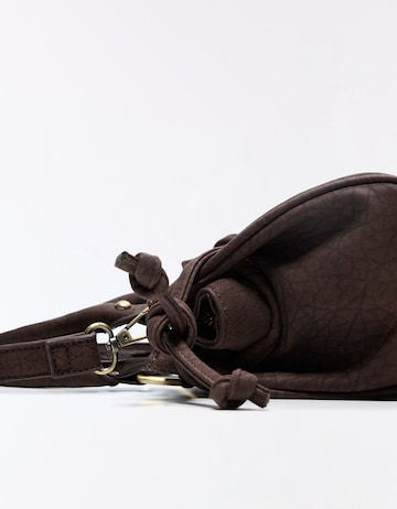 Bershka Handtasche in Braun