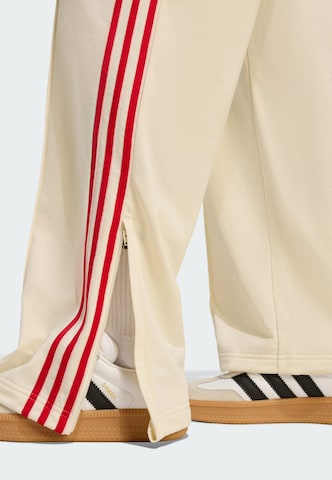 Loosefit Pantalon 'Firebird' ADIDAS ORIGINALS en blanc