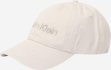Șapcă de la Calvin Klein pe bej: față
