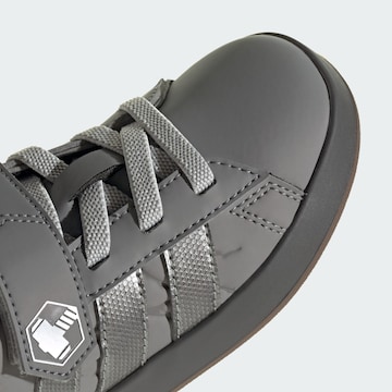 Sneaker 'Marvel Avengers Grand Court' di ADIDAS SPORTSWEAR in grigio
