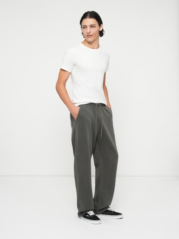 Abercrombie & Fitch Loosefit Kalhoty ' ESSENTIAL' – šedá