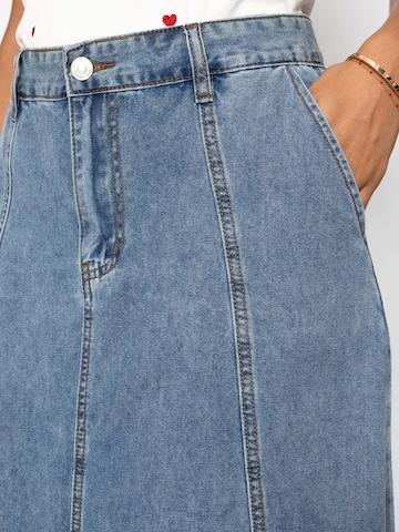 SASSYCLASSY Skirt in Blue