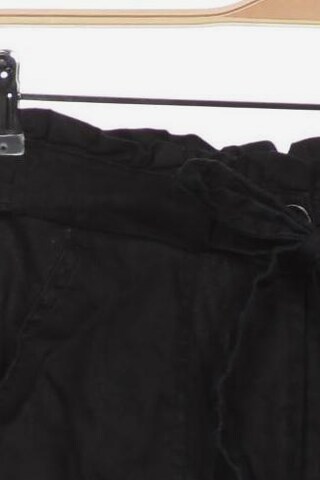 DARLING HARBOUR Shorts in S in Black