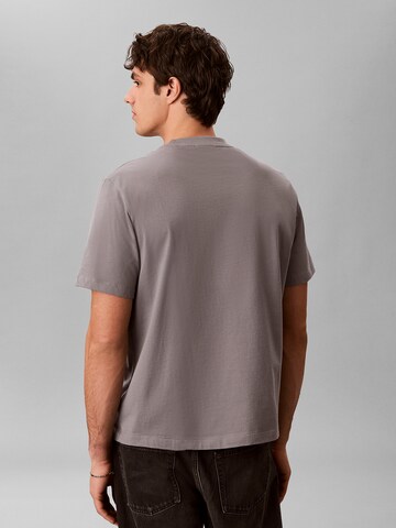 T-Shirt Calvin Klein Jeans en gris