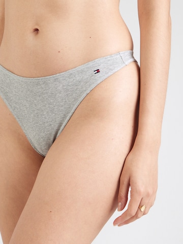 TOMMY HILFIGER String bugyik - szürke: elől