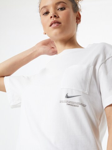 T-shirt Nike Sportswear en blanc