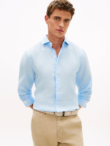 Coupe slim Chemise business 'New York' TOMMY HILFIGER en bleu : devant