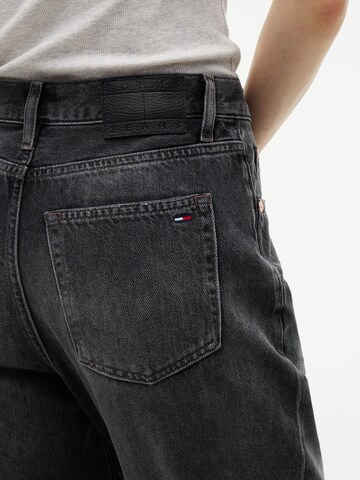 Tommy Jeans Zúžený Džíny '90'S' – černá