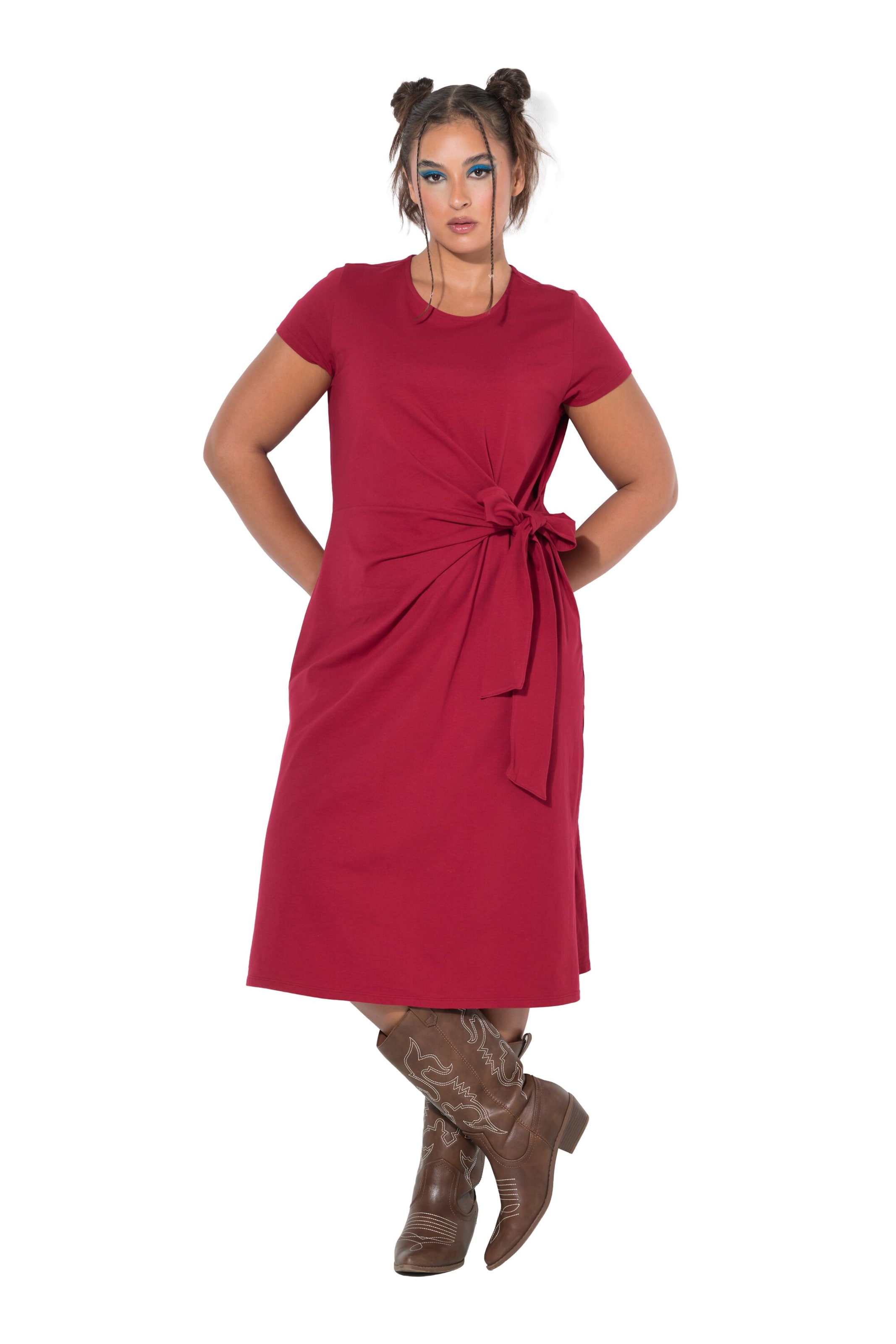 Studio Untold Dress in Red: front