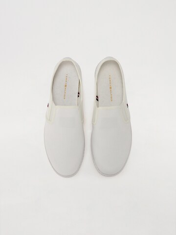 TOMMY HILFIGER Slip-Ons in White