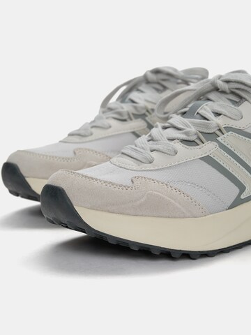 Baskets basses Pull&Bear en gris