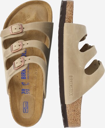 BIRKENSTOCK - Sapato aberto 'Florida' em castanho