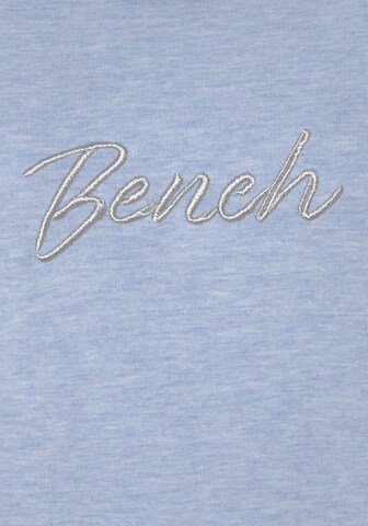BENCH Sweatshirt in Blau