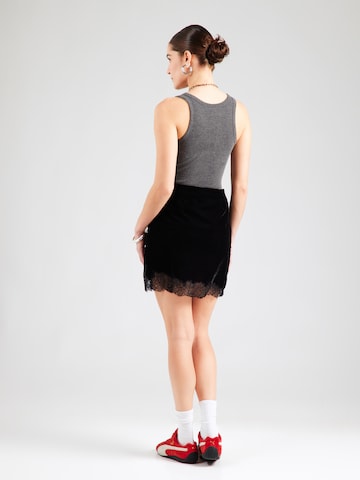 TOPSHOP Krilo 'VELLA' | črna barva