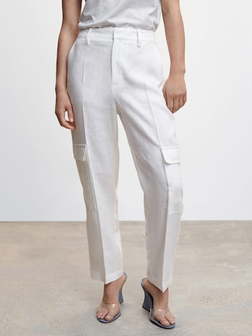 MANGO Regular Панталон с ръб 'FRANK' в бяло: отпред