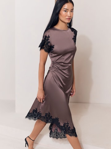 Abito di Lipsy in marrone