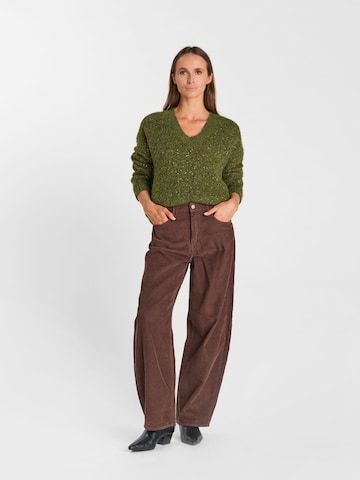 Wide Leg Pantalon chino Le Temps Des Cerises en marron : devant