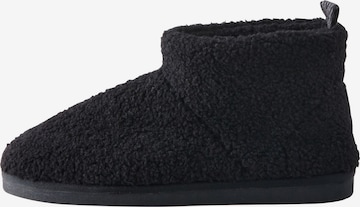 Next Bootsit värissä musta: etupuoli