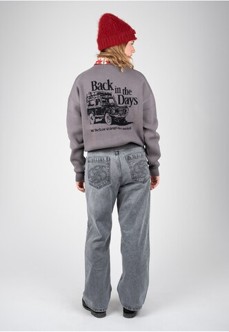 Pullover 'Back In The Days' di Prohibited in grigio