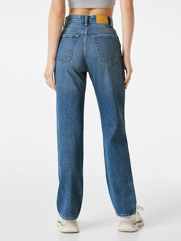 Bershka Regular Jeans in Blau