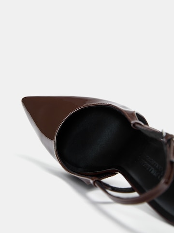 Pull&Bear Slingpumps in Bruin