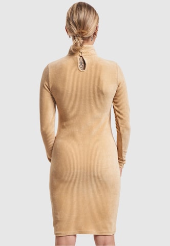 Robe Karl Kani en beige