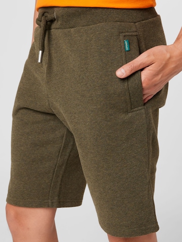 Regular Pantalon Superdry en vert