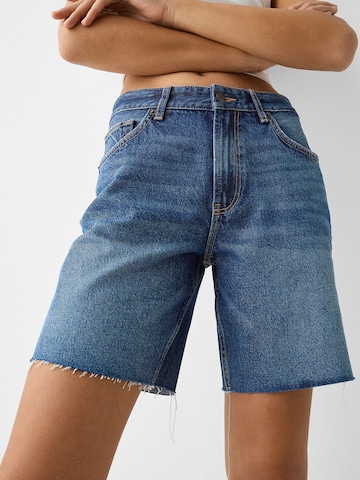 Bershka Regular Shorts in Blau