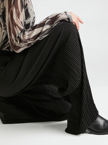 Wide leg Pantaloni 'Bevin' di MSCH COPENHAGEN in nero