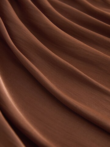 Next Tapered Hose in Braun