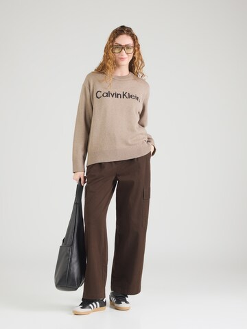 Regular Pantalon cargo Calvin Klein Jeans en marron
