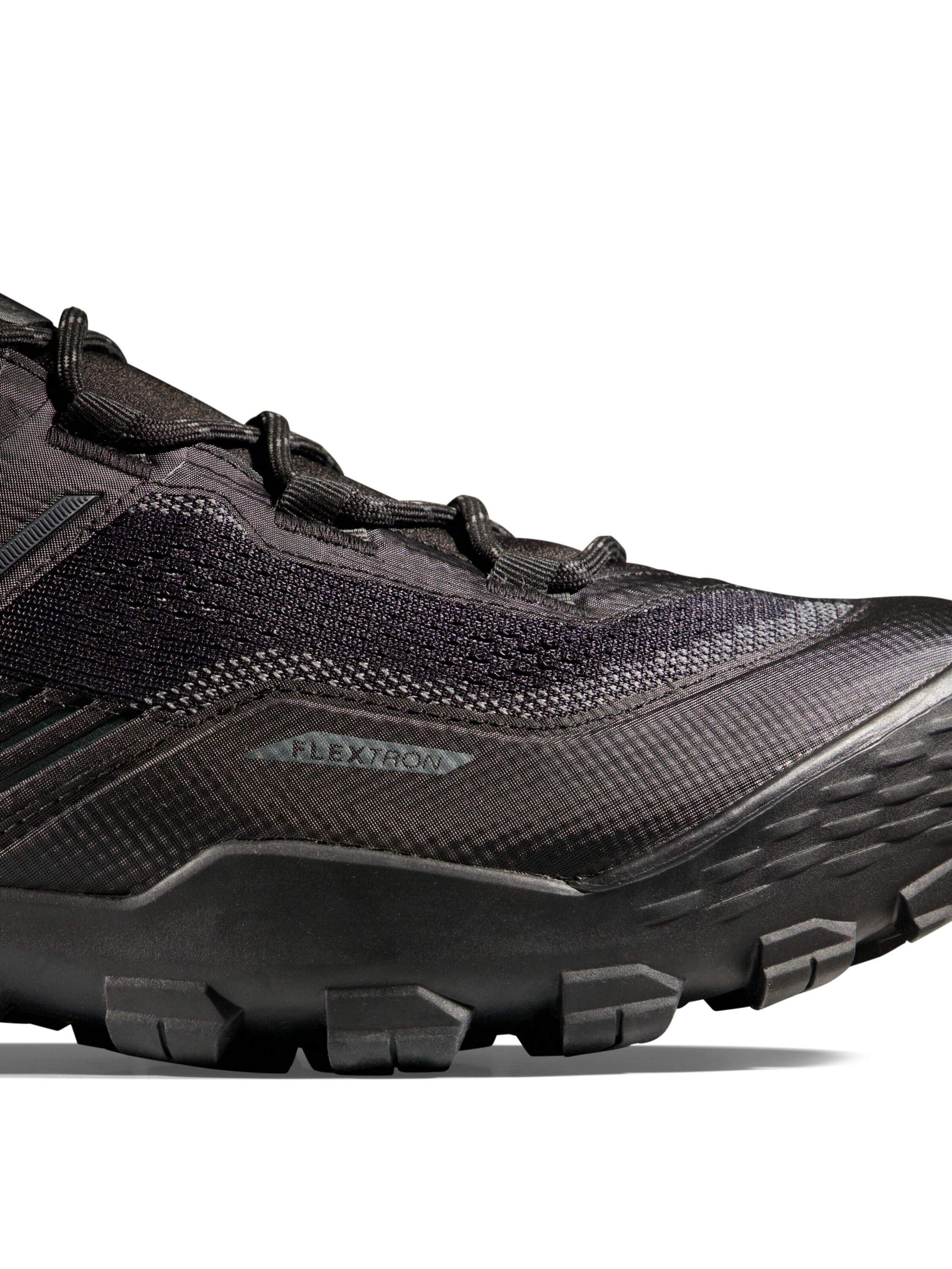 MAMMUT Flats in Black