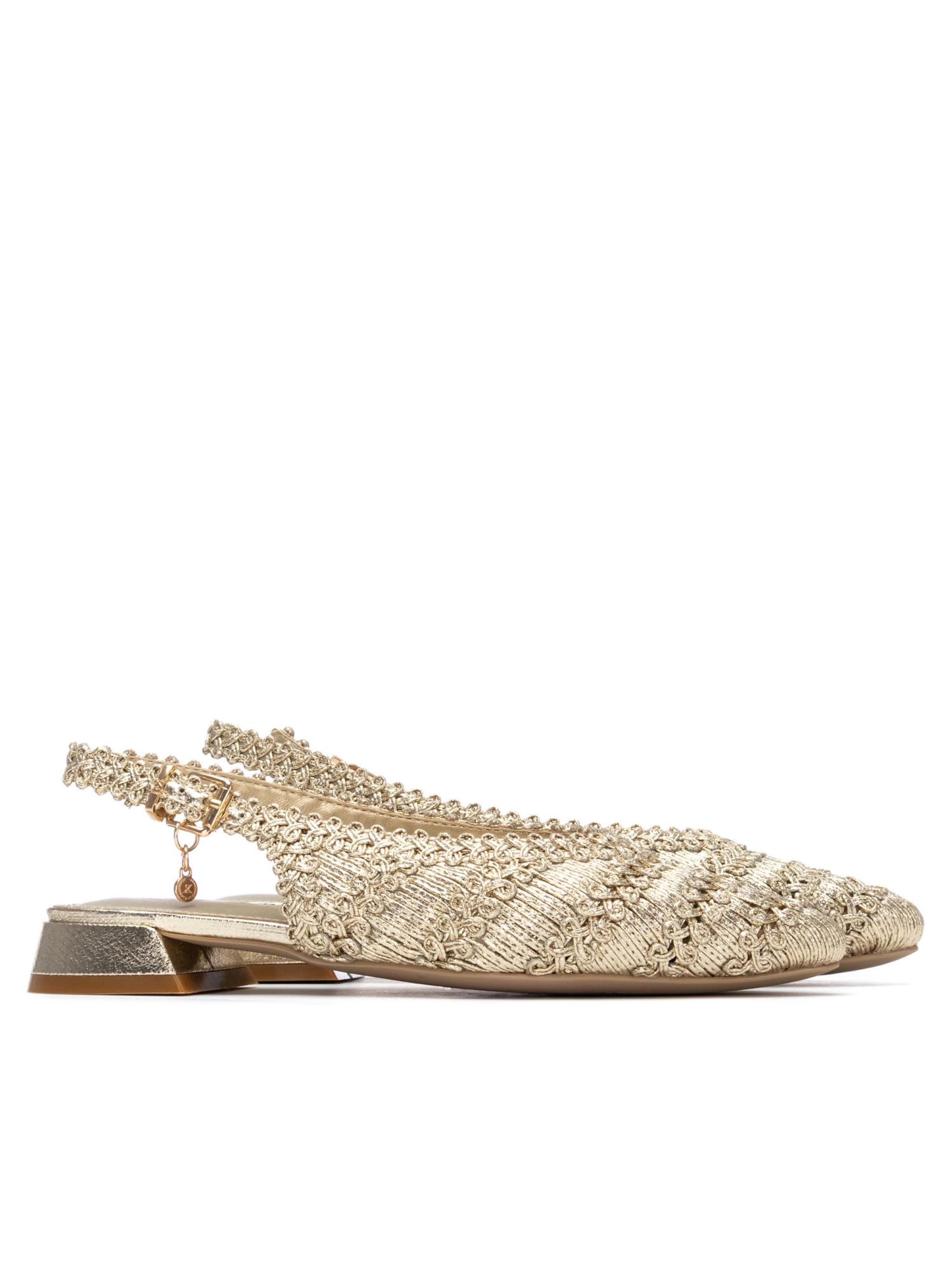 Xti Sandals in Gold