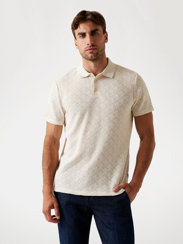 GUESS Sweater in Beige: front