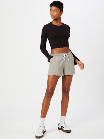 Iriedaily Regular Shorts in Grau