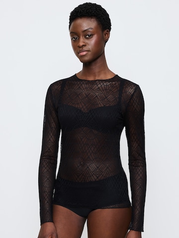 TRIUMPH Shirt ' A Weekend to Remember Top ' in Black: front