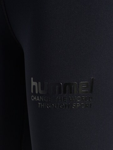 Hummel Slimfit Spotshorts 'Pure' in Schwarz