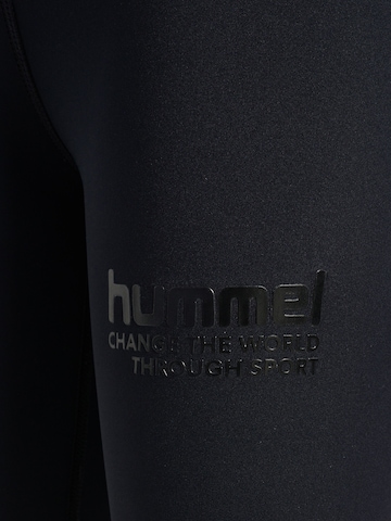 Hummel Slimfit Spotshorts 'Pure' in Schwarz