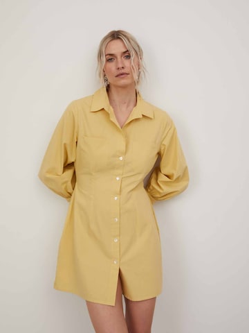 Robe 'Edna' LeGer by Lena Gercke en jaune : devant
