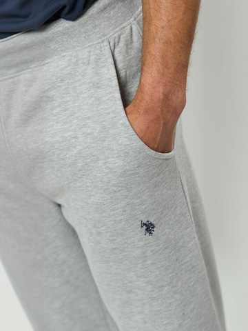 Regular Pantaloni ' UMGeorge ' de la U.S. POLO ASSN. pe gri