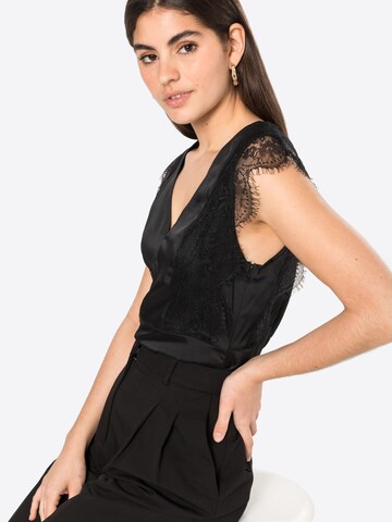 Top 'DANNA' de la PIECES pe negru