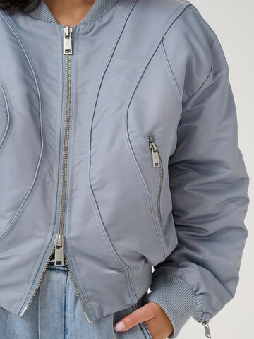 Gestuz Between-season jacket 'Maily' in Blue