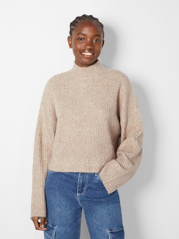 Bershka Sweater in Beige: front