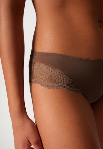 Skiny Slip in Bruin